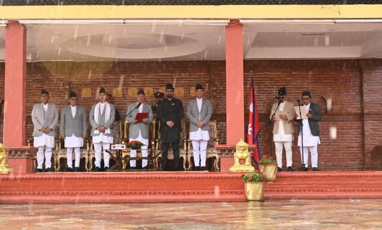 नवनियुक्त मन्त्रीद्वय गुरुङ र पुनद्वारा सपथ ग्रहण नवनियुक्त मन्त्रीद्वय गुरुङ र पुनद्वारा सपथ ग्रहण