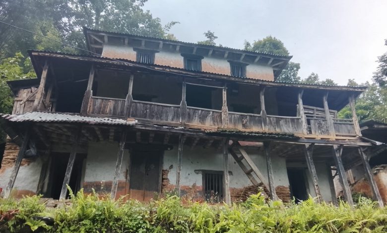 रित्तिँदै गाउँ, सम्झनामा सीमित बन्दै बस्ती रित्तिँदै गाउँ, सम्झनामा सीमित बन्दै बस्ती