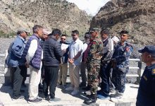 Photo of पूर्वाधारमन्त्री लम्साल कोरला सडकको निरीक्षणमा