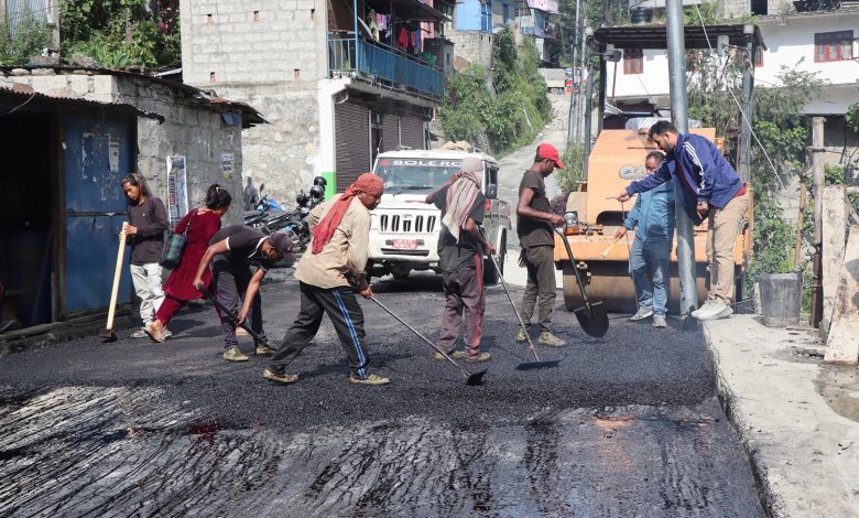 दरवाङमा सडक पुगेको १९ वर्षपछि कालोपत्र