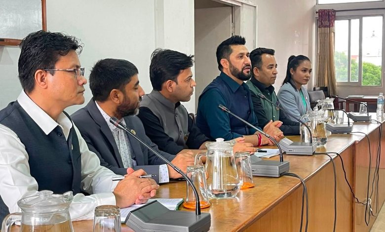 समन्वयकारी भूमिका निर्वाह गर्न रास्वपा सांसदहरुलाई सभापतिको निर्देशन समन्वयकारी भूमिका निर्वाह गर्न रास्वपा सांसदहरुलाई सभापतिको निर्देशन