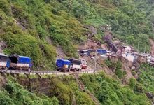 Photo of गगनेखोलामा पहिरो जाँदा कर्णाली राजमार्ग अवरुद्ध