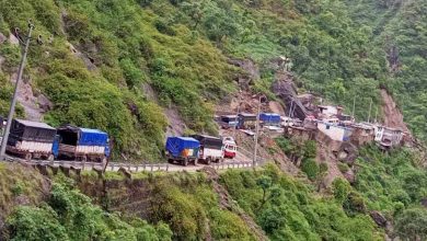 Photo of गगनेखोलामा पहिरो जाँदा कर्णाली राजमार्ग अवरुद्ध
