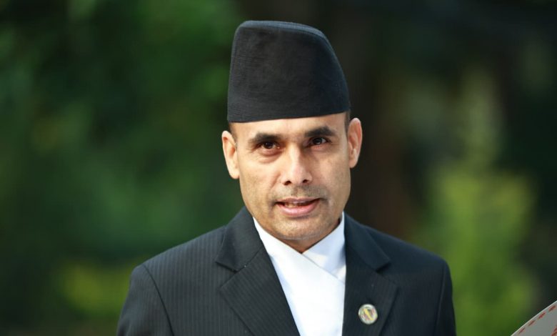 करार सेवामा वैधानिक प्रक्रियाबाट मात्रै कर्मचारी राख्न सञ्चारमन्त्रीको निर्देशन करार सेवामा वैधानिक प्रक्रियाबाट मात्रै कर्मचारी राख्न सञ्चारमन्त्रीको निर्देशन