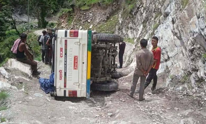 हुम्लाको लौठीमा बाेलेराे जीप दुर्घटना, २ जना घाइते हुम्लाको लौठीमा बाेलेराे जीप दुर्घटना, २ जना घाइते