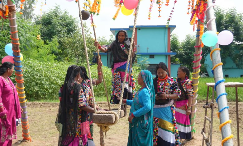 दाजुभाइको दीर्घायुको कामना गर्दै मनाए रानाथारू महिलाले तिज