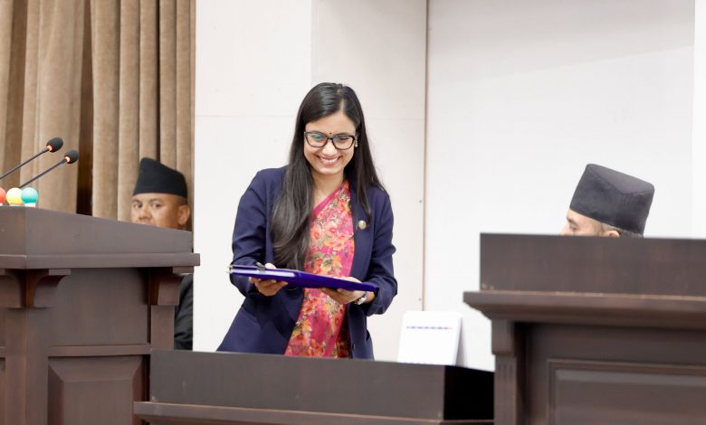 संवैधानिक निकायका पदाधिकारीहरुको पारिश्रामिक सम्बन्धी विधेयक बहुमतले स्वीकृत संवैधानिक निकायका पदाधिकारीहरुको पारिश्रामिक सम्बन्धी विधेयक बहुमतले स्वीकृत
