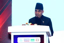 Photo of सञ्चारमाध्यमले नागरिकको अधिकार र सार्वजनिक हितलाई केन्द्रमा राख्नुपर्छः सञ्चारमन्त्री