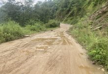Photo of दुई वर्षमा सक्नुपर्ने सडक १० वर्षमा पनि उस्तै