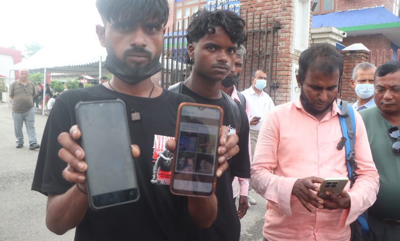 सम्पर्कविहीन आफन्त, नरोकिएका आँसु र दर्दनाक पर्खाइमा परिवार सम्पर्कविहीन आफन्त, नरोकिएका आँसु र दर्दनाक पर्खाइमा परिवार