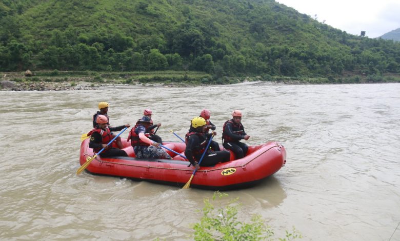 सुनकोशीमा खसेको कार र तीन जना अझै बेपत्ता, ड्रोनसहित उच्च प्रविधिबाट खोजी जारी
