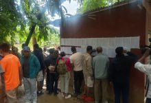 Photo of बाढीमा बेपत्ता आफन्तको खोजीमा भौँतारिदै