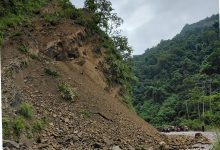 Photo of पहिरोका कारण सिद्धार्थ राजमार्ग अवरुद्ध