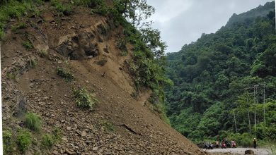 Photo of पहिरोका कारण सिद्धार्थ राजमार्ग अवरुद्ध