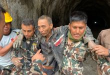 Photo of बाढी गएको ११औँ दिनमा माथिल्लो त्रिशूली–१ को सुरुङबाट चिनियाँ नागरिकको उद्धार