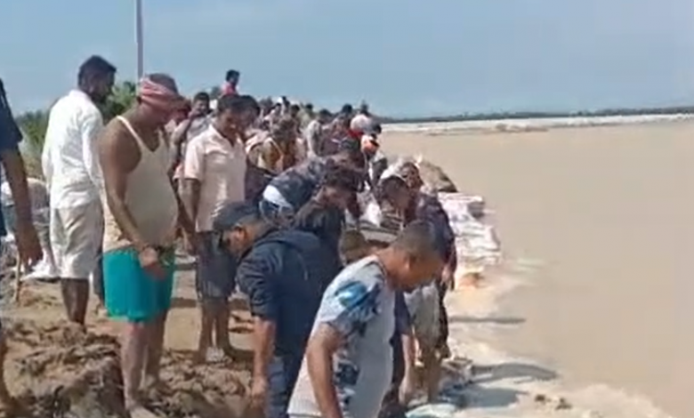 लालबकैया नदीको कटान तीव्र,जोखिमयुक्त क्षेत्रको निरन्तर निगरानी लालबकैया नदीको कटान तीव्र,जोखिमयुक्त क्षेत्रको निरन्तर निगरानी