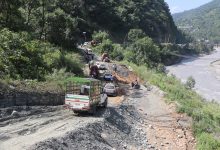 Photo of भसभसेमा सडक भासिदा यातायात सञ्चालनमा समस्या
