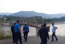 Photo of घिरिङमा बाढीपहिरोले सात झोलुङ्गे पुल र बेलिब्रिजमा क्षति