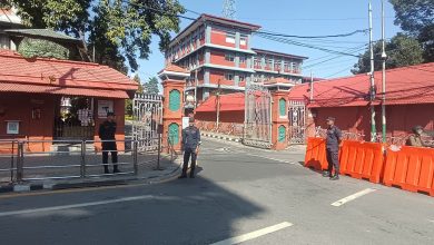 Photo of चाहेर पनि परिवारसँग दसैँको टीका लगाउन नपाउनेहरू