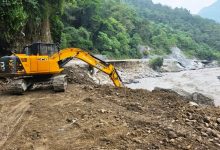 Photo of कोरला नाका जोड्ने सडकका विभिन्न खण्डमा मर्मत तीव्र