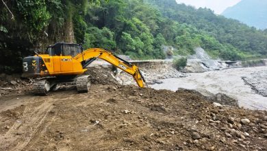 Photo of कोरला नाका जोड्ने सडकका विभिन्न खण्डमा मर्मत तीव्र