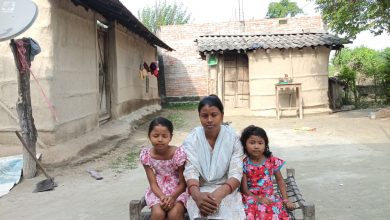 Photo of बाढीले खोस्यो दसैँको टीका, बेपत्ता आफन्तको पर्खाइमा खाली निधार